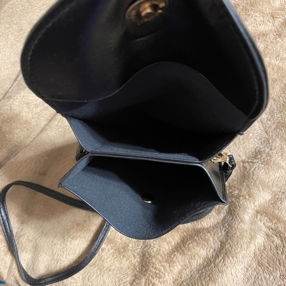 Butterfly Beaded Crossbody - Picture 4 of 4